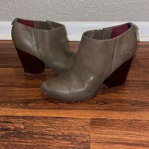 Tommy Hilfiger booties very worn